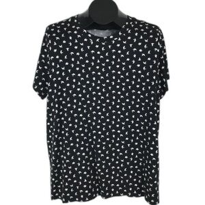Torrid size 4 super soft black tee with all over white bird print EUC